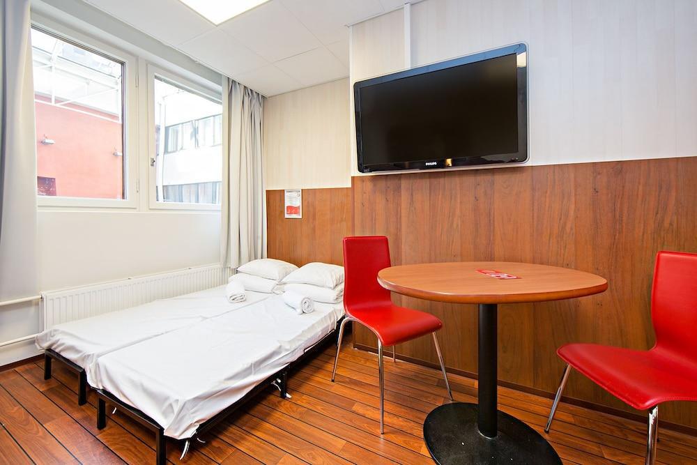 Hotel Omena Centre 3*